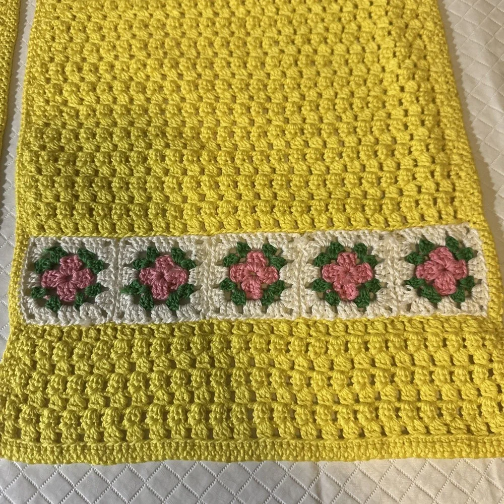 Handmade Vintage Crocheted yellow placemat Rectangle Set 2 Romantic‎ Cottagecore